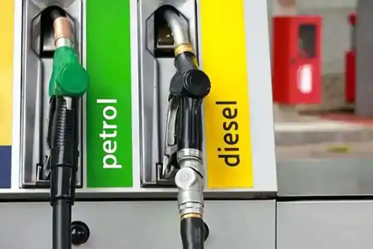 Petrol Diesel Rate: ग्लोबल मार्केट में कच्चे तेल की कीमतों में उतार चढ़ाव जारी, इन शहरों में बदले पेट्रोल-डीजल की दाम, जाने आपके शहर में क्या हैं दाम ?
