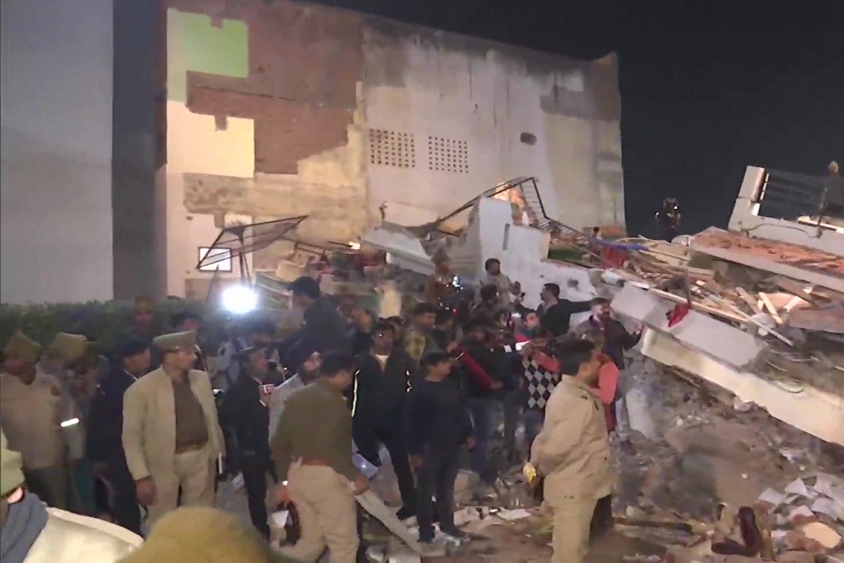 Lucknow Building Collapse: सपा नेता शाहिद मंजूर के बेटे समेत तीन के खिलाफ FIR, स्थानीय लोगों ने बताया क्यों गिरी इमारत