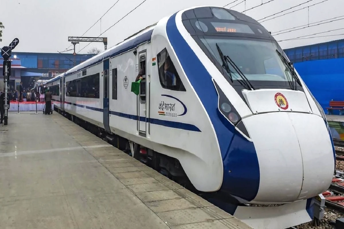 Vande Bharat Express: दिल्ली से जयपुर अब सिर्फ दो घंटे में, जल्द शुरू होगी वंदे भारत की प्रीमियम सर्विस