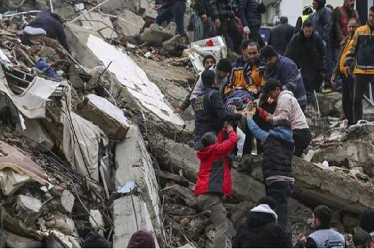 Earthquake: तुर्किये और सीरिया में आए भीषण भूकंप में 5 हजार से अधिक लोगों  की मौत - Bharat Express Hindi