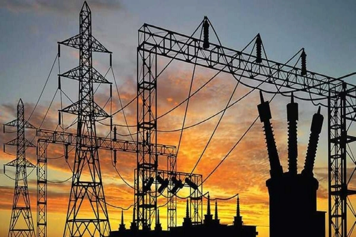 Delhi: दिल्ली सरकार दे सकती है बड़ा झटका, बंद होगी फ्री बिजली की सुविधा? इस नियम से होगा बड़ा बदलाव