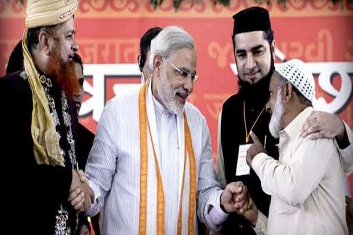 PM Modi With Muslims