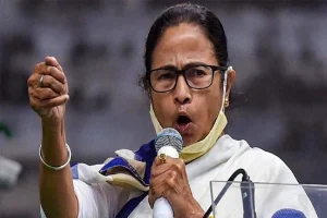 Mamta Banerjee: खुद दीदी फजीहत, मोदी सरकार को नसीहत! पश्चिम बंगाल में CM ममता बनर्जी के खिलाफ लामबंद सरकारी कर्मचारी