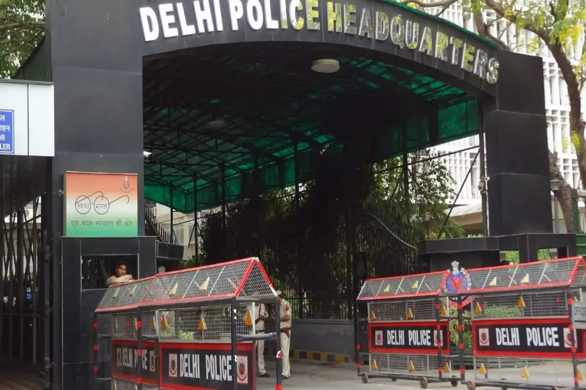 शीर्ष अफसरों के बीच चल रहे टकराव में बेबस नजर आ रहे हैं दिल्ली के दर्जनों पुलिस थाने! नहीं हो रही SHO की नियुक्ति