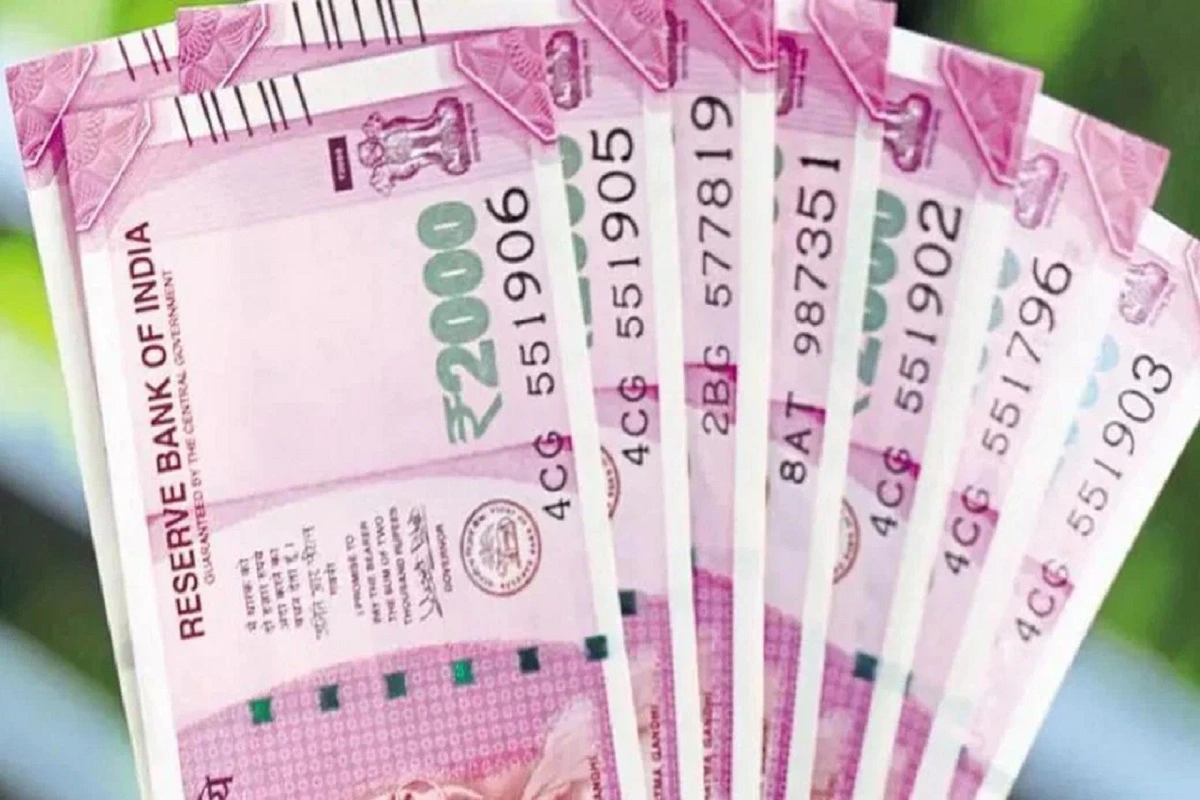 2000 Rupee Note: बिना परेशानी के बैंक में बदल जाएगा 2000 रुपये का नोट, जानें क्या है इसका प्रॉसेस